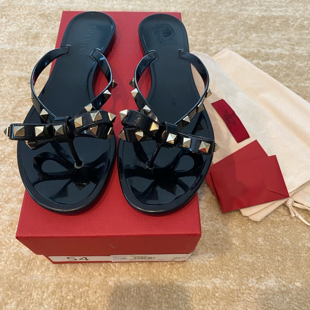 Valentino Rubber Rockstud thong sandal